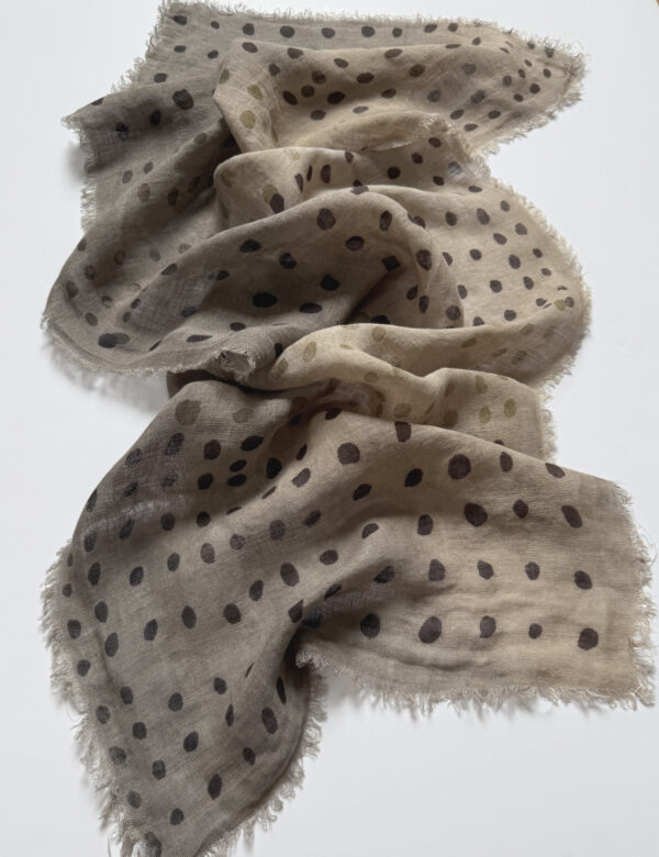 linen with dots and ombré effect